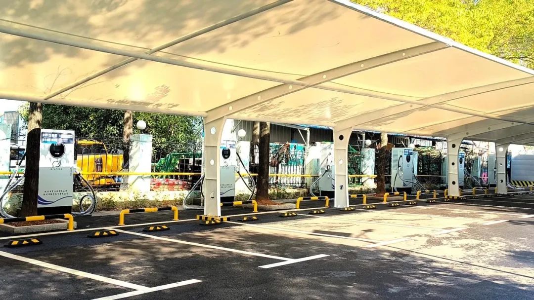湖南株洲联宇电气科技园一体式直流充电站投运(图2)