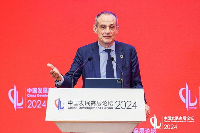 以数字化加速产业升级 施耐德电气赵国华出席2024年中国发展高层论坛(图2)