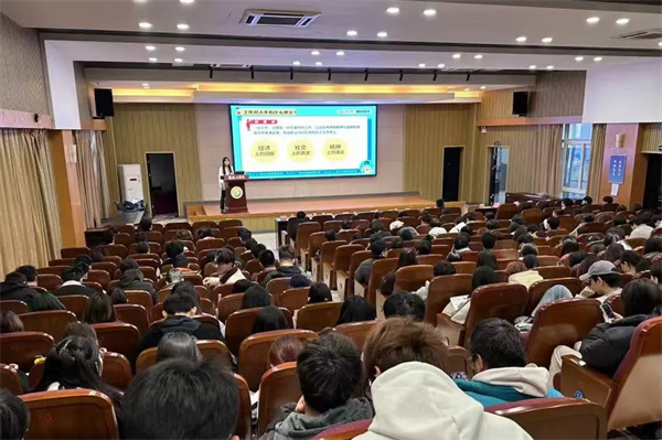 江苏盐城举办重点产业链专场招聘会(图4)