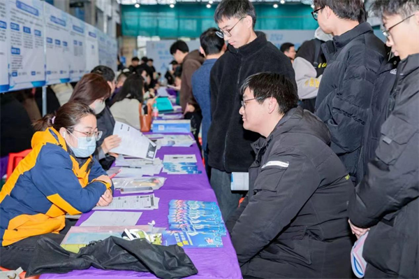 江苏盐城举办重点产业链专场招聘会(图2)