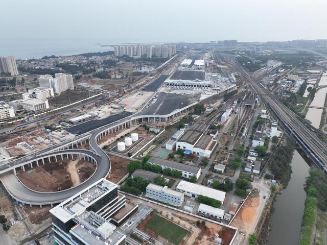 海南各地“五一”劳动节期间加速重点项目建设(图2)