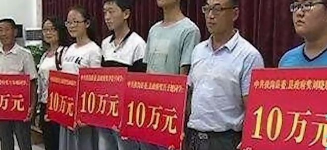回顾高考疯子吴善柳：10年一直高考考上北大都不去必须上清华(图20)