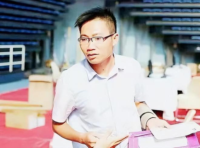 回顾高考疯子吴善柳：10年一直高考考上北大都不去必须上清华(图24)