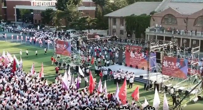 回顾高考疯子吴善柳：10年一直高考考上北大都不去必须上清华(图25)