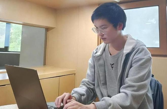 2019年搬砖小伙林万东：高考713分被嘲上清华也没用如今怎样(图16)