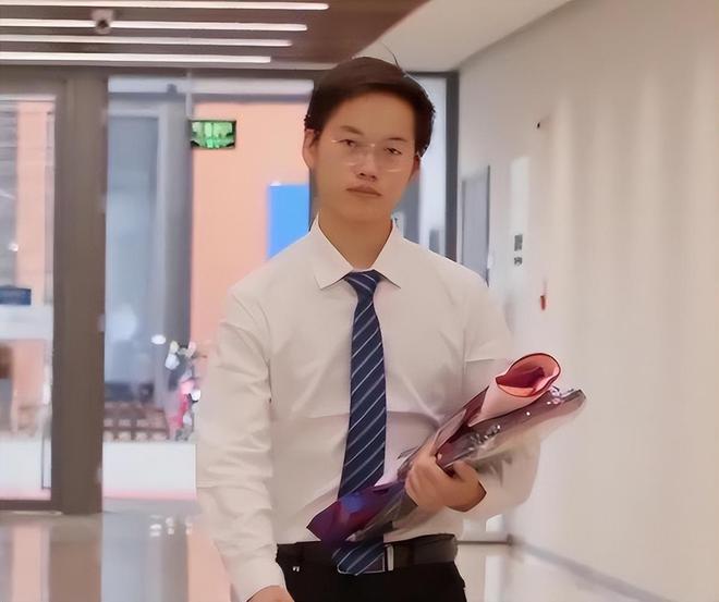 2019年搬砖小伙林万东：高考713分被嘲上清华也没用如今怎样(图21)