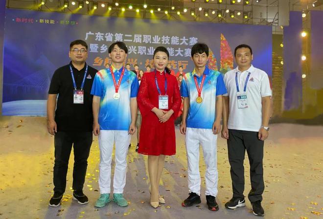 中考成绩公布后湛江这所学校火爆朋友圈！(图6)