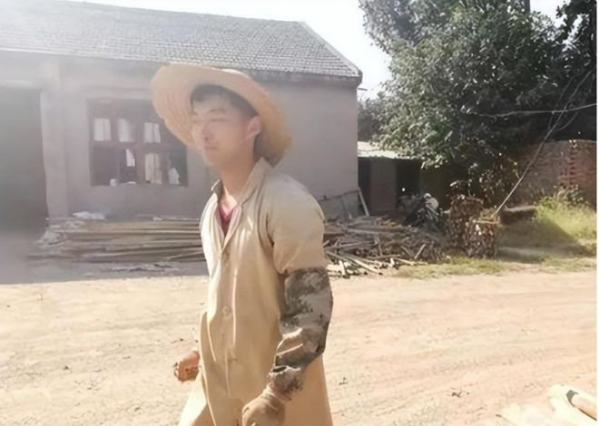 “搬砖小伙”林万东：713分考上清华被嘲无用5年过去近况如何？(图9)
