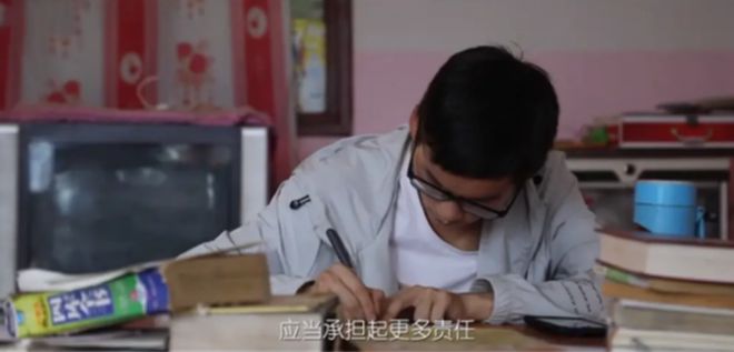 “搬砖小伙”林万东：713分考上清华被嘲无用5年过去近况如何？(图14)