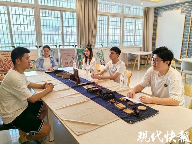 携手青春力量共绘“幸福夕阳红”(图1)